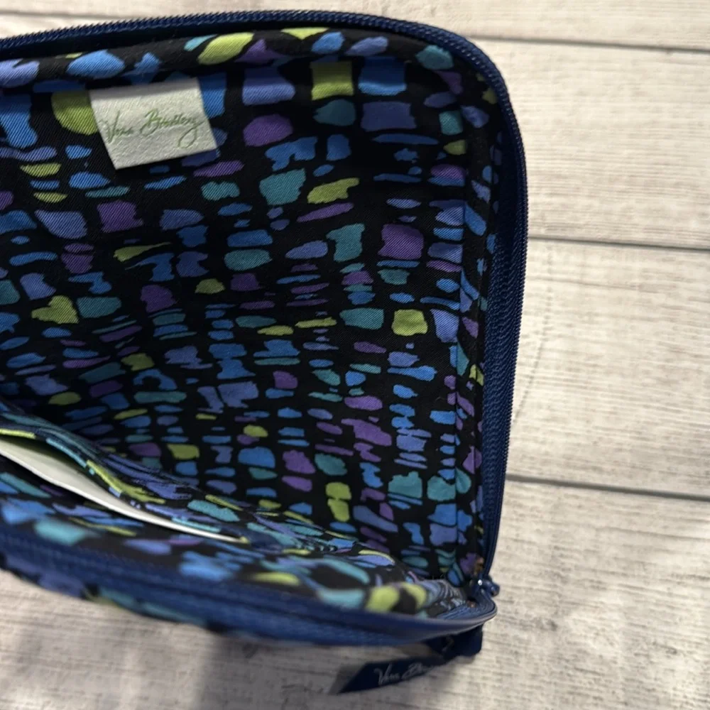 Vera Bradley zippered tablet/e-reader sleeve pouch - Picture 6 of 10